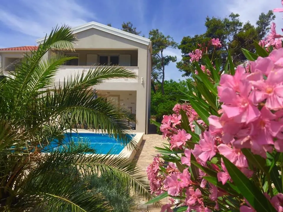 Villa Island Vir With Pool location
